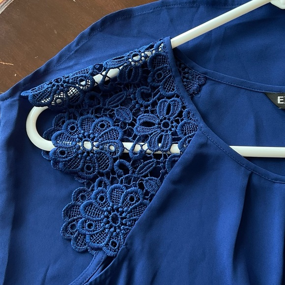 EXPRESS Top, Size SP, Cobalt Blue Lace, Sleeveless, Summer, Keyhole Neckline - Picture 2 of 8